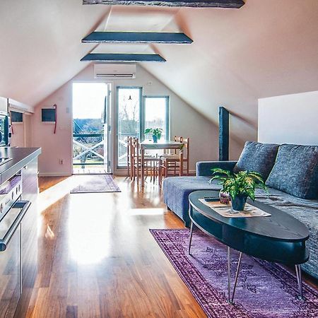 Cozy Apartment In Klintehamn With Wifi Ngoại thất bức ảnh
