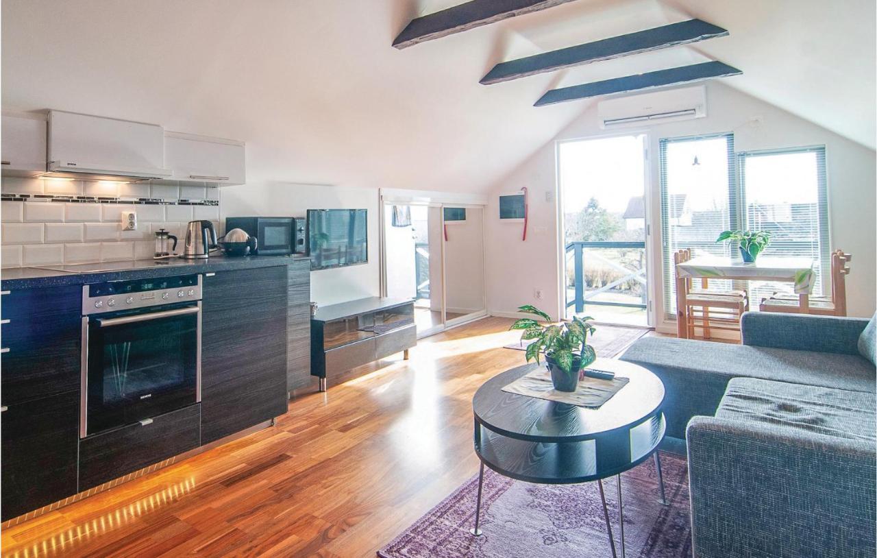 Cozy Apartment In Klintehamn With Wifi Ngoại thất bức ảnh