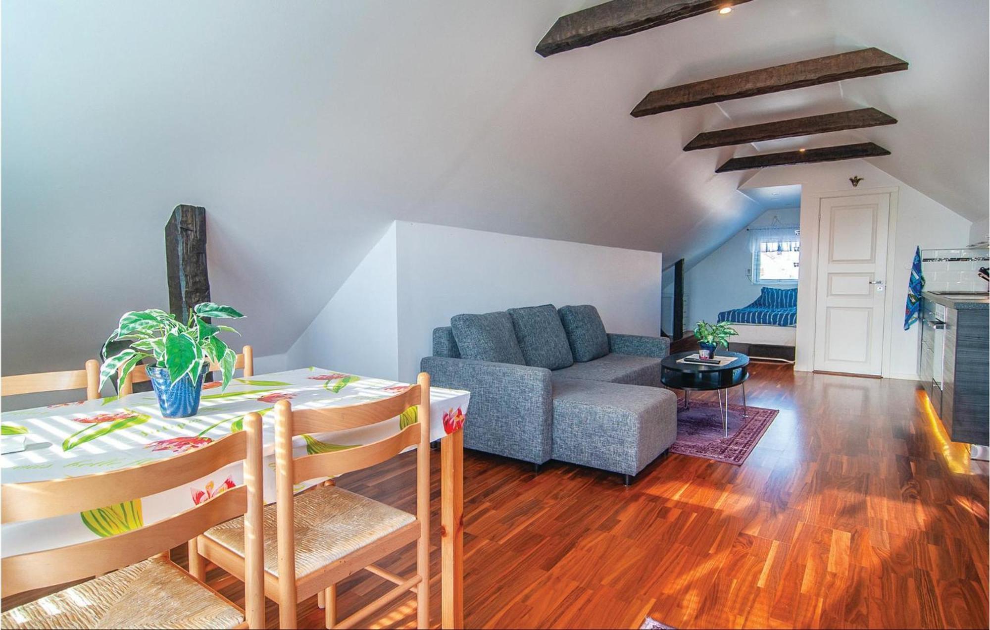 Cozy Apartment In Klintehamn With Wifi Ngoại thất bức ảnh