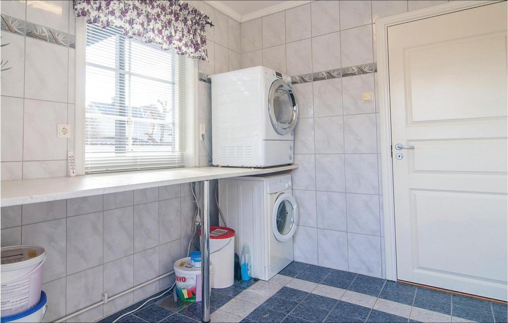 Cozy Apartment In Klintehamn With Wifi Ngoại thất bức ảnh